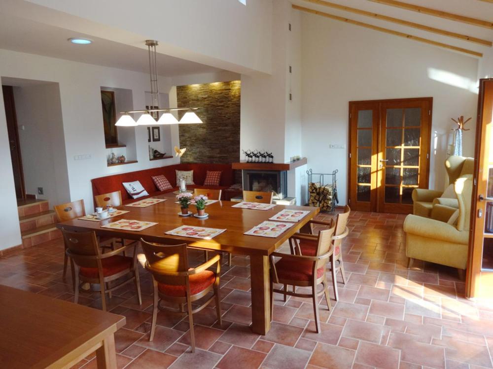 Apartmanovy Dum Bobruvka Екстер'єр фото