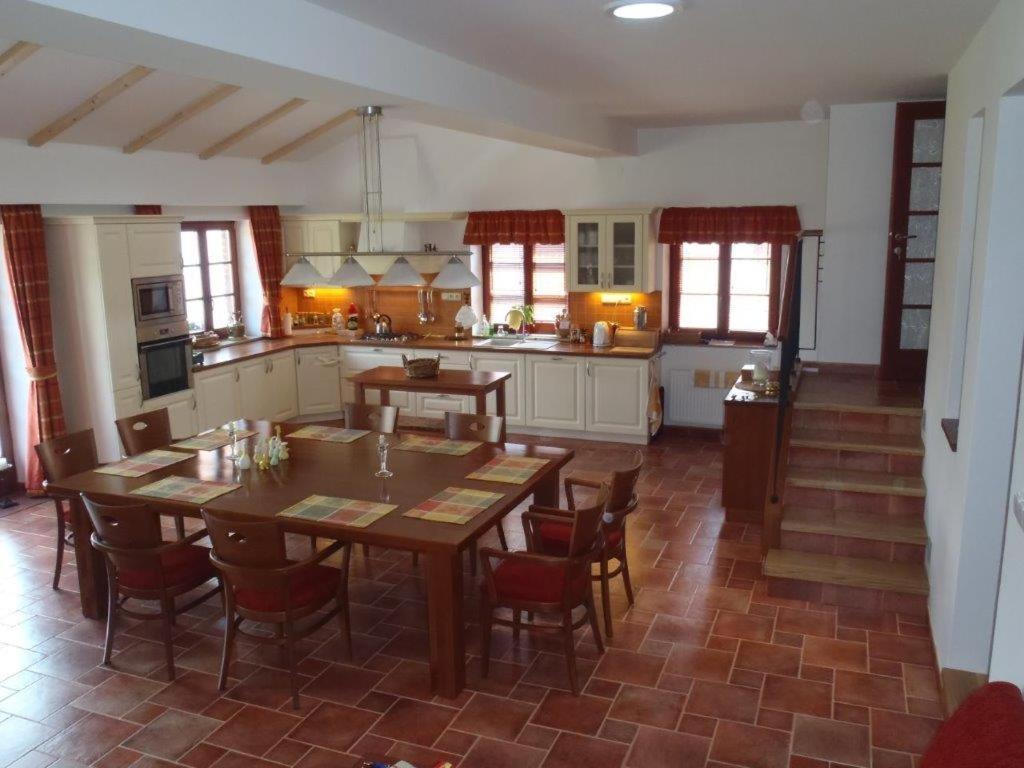 Apartmanovy Dum Bobruvka Екстер'єр фото