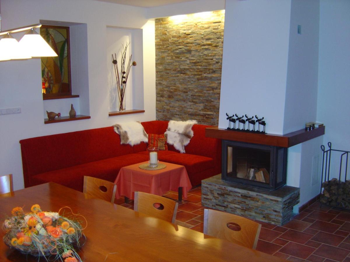 Apartmanovy Dum Bobruvka Екстер'єр фото